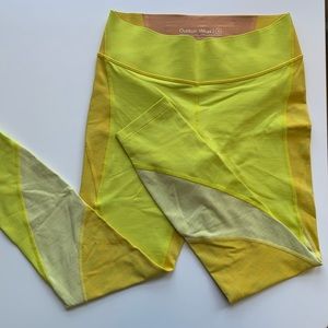 Outdoor Voices TechSweat leggings in rare color! Size M